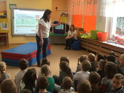 Zdjęcie 1 - NA RATUNEK - ZANIM PRZYJEDZIE LEKARZ, CZYLI KOLEJNY CYKL ZAJĘĆ Z PIERWSZEJ POMOCY PRZEDMEDYCZNEJ